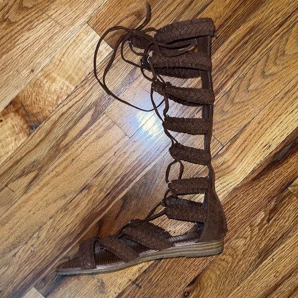 brown gladiator sandals  7 1/2M - Picture 3 of 8